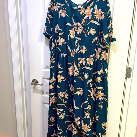 Ava & Viv Dresses & Skirts - AVA VIV 4x Maxi dress